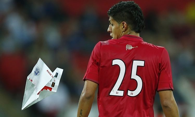 Hansell Riojas Paper plane hits Peru player during England friendly at
