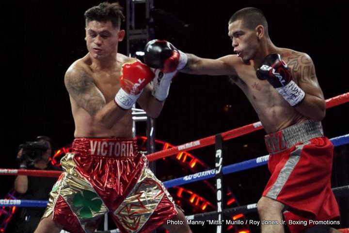 Hanzel Martínez Erik Ruiz upsets Hanzel Martinez for WBC International super
