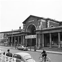 Harcourt Street railway line httpsuploadwikimediaorgwikipediacommonsthu