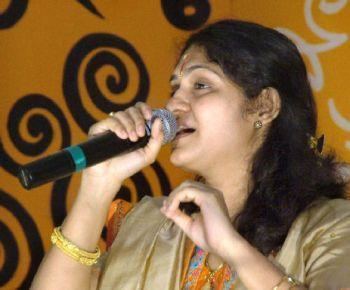 Harini (singer) Biography of Play Back Singer Harini