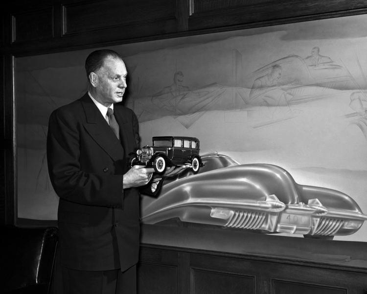 Harley Earl penccil Harley Earl General Motors tail fins and