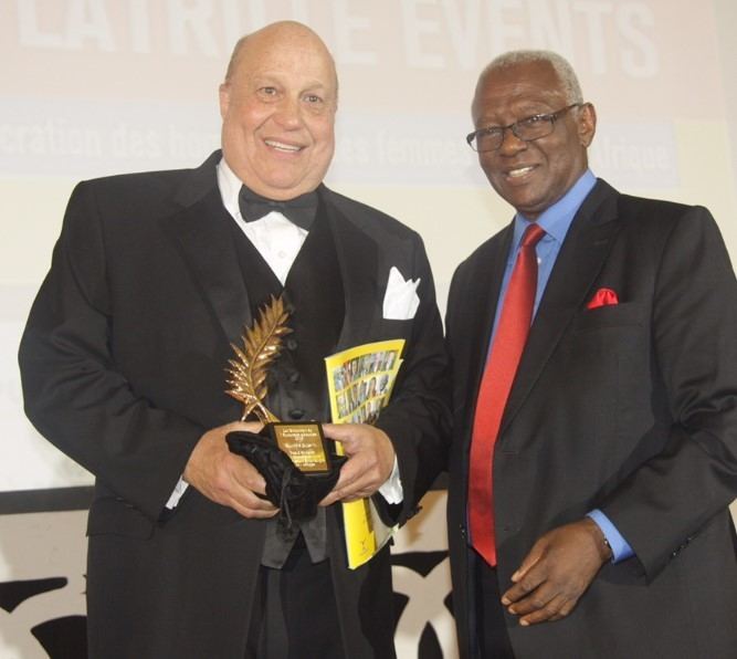 Harold Doley Ambassador Harold E Doley Jr receives the Africa Economy Builders