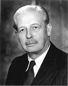 Harold Macmillan httpsuploadwikimediaorgwikipediacommonsthu