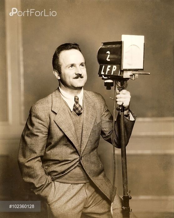 Harold Rosson HAROLD ROSSON Cinematographer in 1933 Was married to JEAN HARLOW