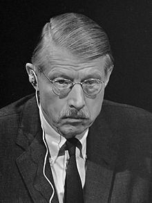 Harrison Salisbury httpsuploadwikimediaorgwikipediacommonsthu