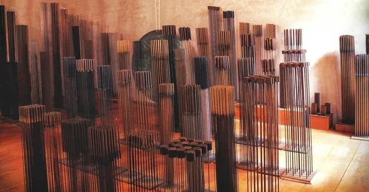 Harry Bertoia Harry Bertoia Harry Bertoia Italianborn artist sculptor and