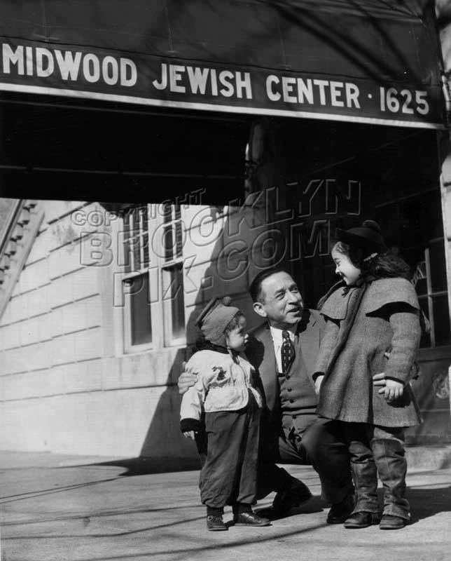 Harry Halpern Rabbi Harry Halpern at East Midwood Jewish Center 1625 Ocean Avenue