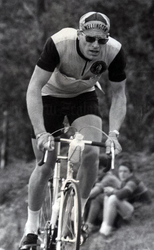 Harry Kent (cyclist) Harry Kent Cycle racing Te Ara Encyclopedia of New Zealand