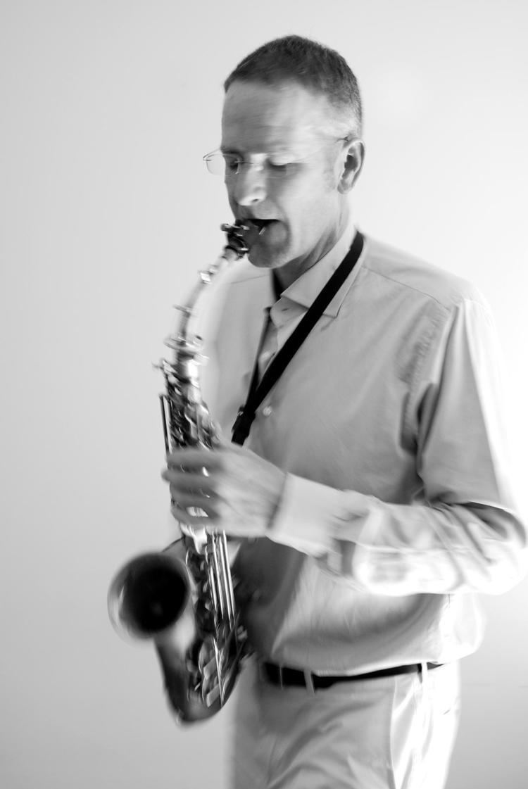 Harry White (saxophonist) wwwharrywhitenetassetsDSC0129JPG