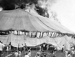 Hartford circus fire httpsuploadwikimediaorgwikipediaenthumb8