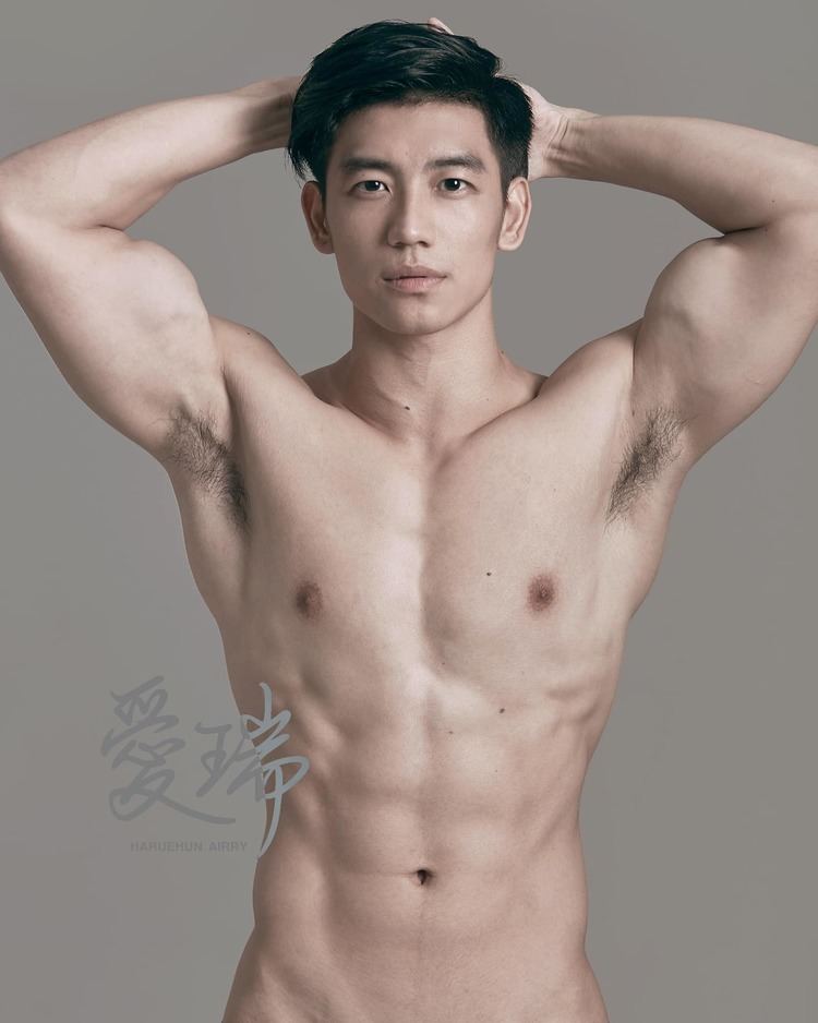 Jason Chee demonstrating Body Modeling, in a photoshoot by Haruehun Airry