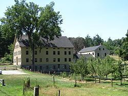 Harvard Shaker Village Historic District httpsuploadwikimediaorgwikipediacommonsthu