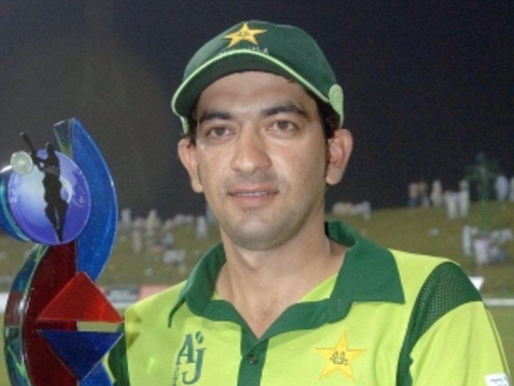 Hasan Raza (Cricketer)