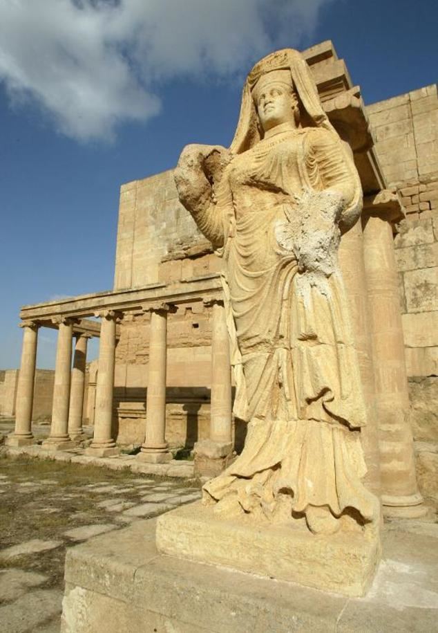 Hatra UN condemns 39destruction39 of ancient Iraq city of Hatra Daily Mail