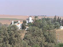 Havat Shikmim httpsuploadwikimediaorgwikipediacommonsthu