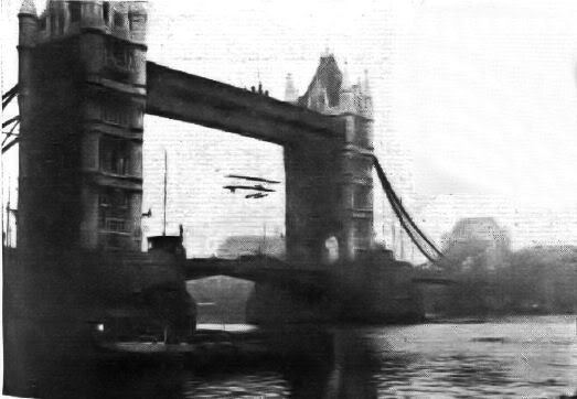 Hawker Hunter Tower Bridge incident Hawker Hunter through Tower Bridge Archive PPRuNe Forums