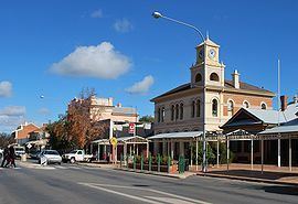 Hay, New South Wales httpsuploadwikimediaorgwikipediacommonsthu