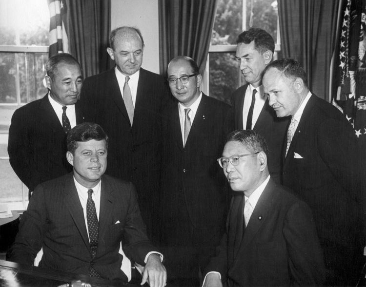 Hayato Ikeda AR6659A President John F Kennedy Meets with Hayato