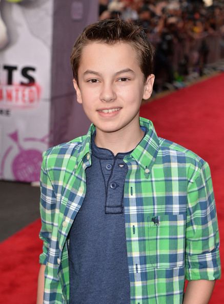 Hayden Byerly Hayden Byerly Pictures 39Muppets Most Wanted39 Premieres