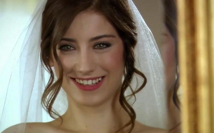 Hazal Kaya Hazal Hazal Kaya Wallpaper 33002701 Fanpop