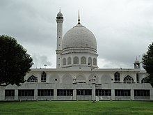 Hazratbal Shrine httpsuploadwikimediaorgwikipediacommonsthu