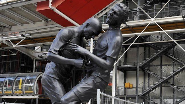 Headbutt (sculpture) French Honour Zinedine Zidane With Statue Of Infamous Headbutt On