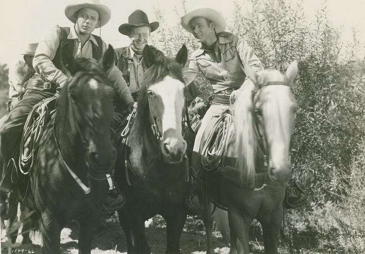 Heart of the Rio Grande movie scenes John Fullerton Collection Heart of the Golden West 1942 800x558 Movie index com