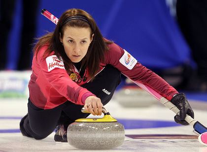 Heather Nedohin Heather Nedohin steals one in the 10th end to beat Crystal