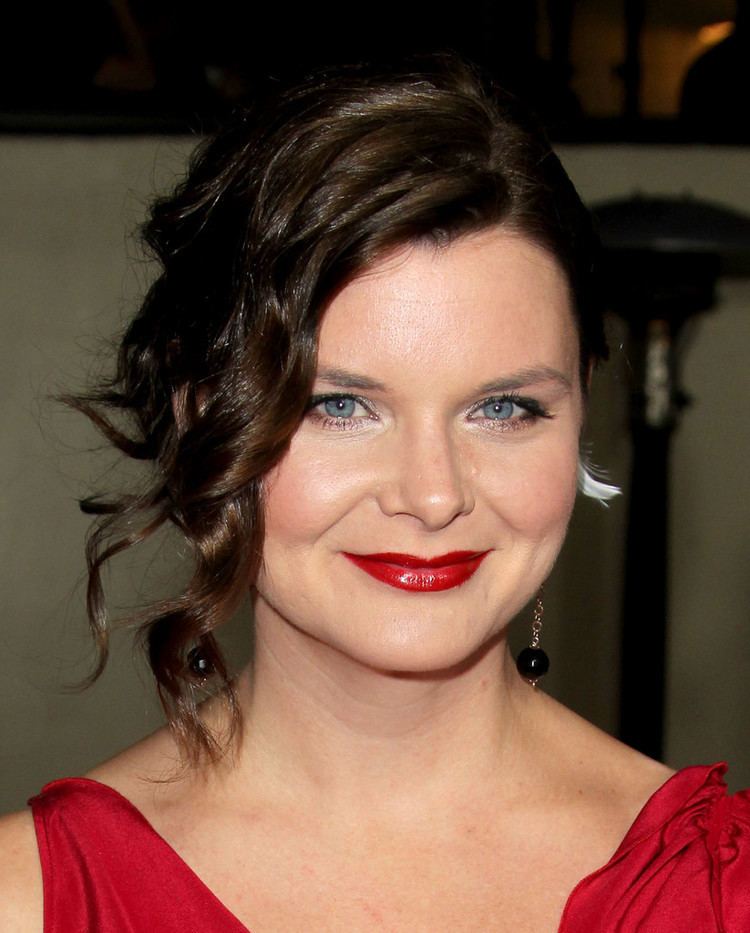 Heather Tom Heather Tom Style Fashion amp Looks StyleBistro