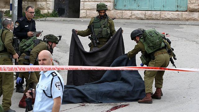 Hebron shooting incident Ynetnews News Givati commanders discuss the Hebron shooting