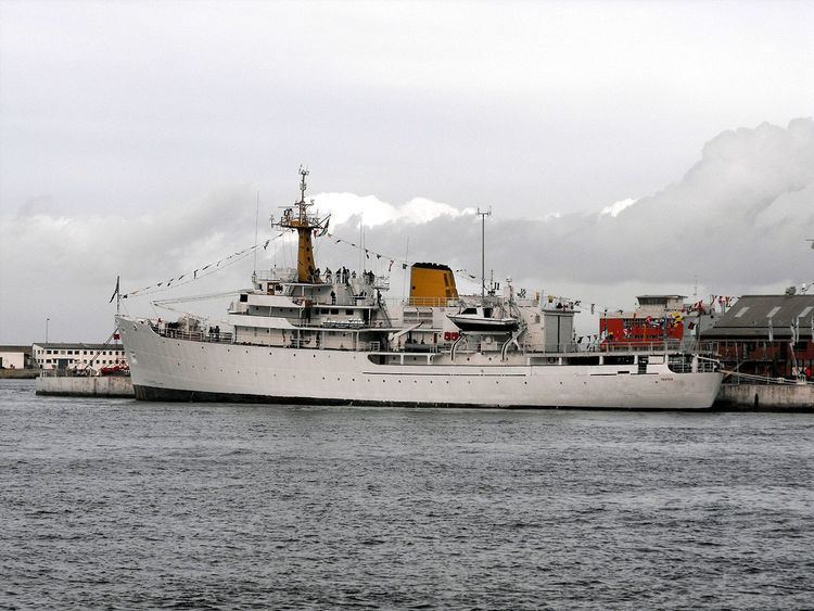 Hecla-class survey vessel
