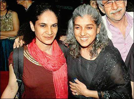 Heeba Shah and Ratna Pathak standing and smiling together while wearing a sleeve
