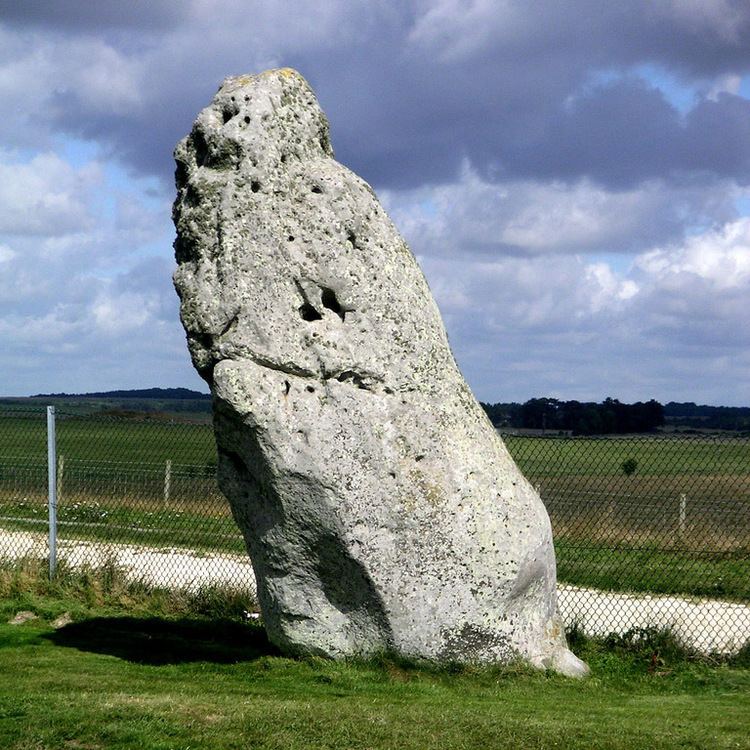 Heel Stone Stonehenge Pictures Images amp Facts Wiltshire