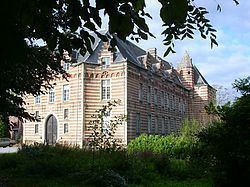 Heers Castle httpsuploadwikimediaorgwikipediacommonsthu