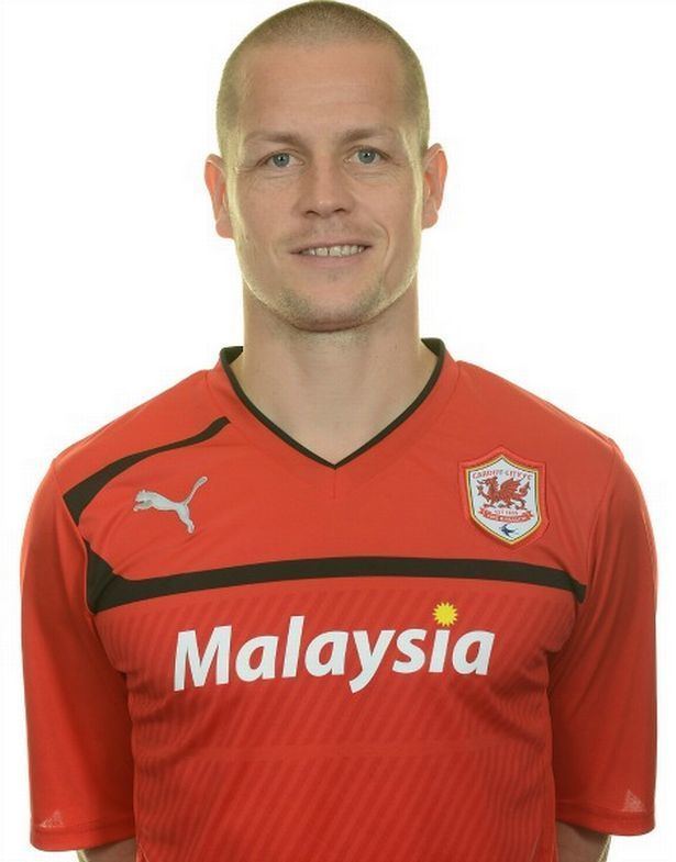 Heiðar Helguson Cardiff City complete striker Heidar Helguson transfer from QPR