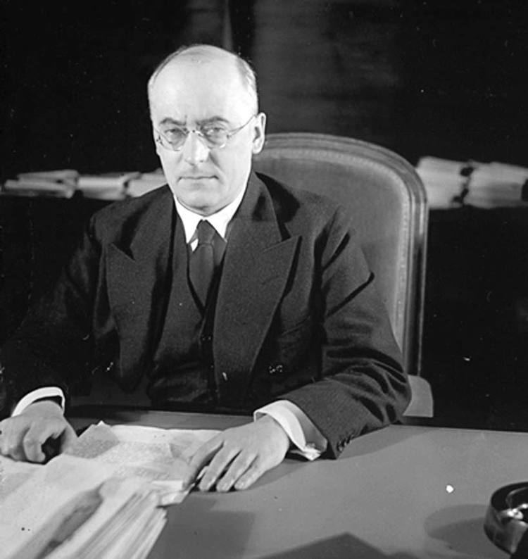Heinrich Bruning Today in History 8 August 1931 German Chancellor