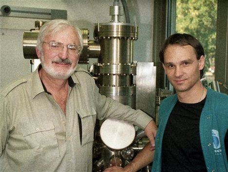Heinrich Rohrer Heinrich Rohrer Physicist awarded the Nobel Prize for inventing a