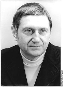 Heinz Knobloch httpsuploadwikimediaorgwikipediacommonsthu