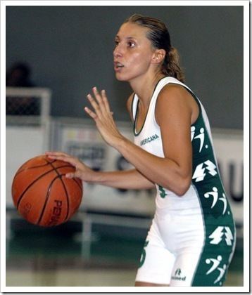 Helen Luz PAINEL DO BASQUETE FEMININO Helen Luz de volta Americana