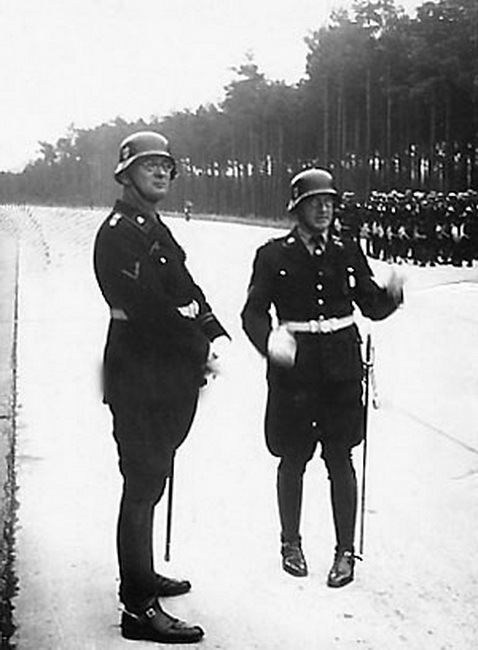 Hellmuth Becker NAZI JERMAN Foto Tokoh Third Reich Yang Mengenakan Seragam Hitam