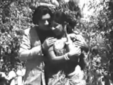 Hello Darling (1975 film) Kaattin Chilamboliyo Hello Darling 1975 YouTube