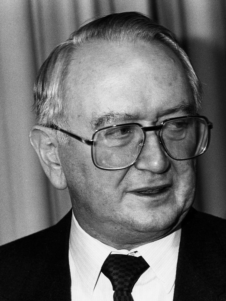 Helmut Maucher 1989 Entrepreneurship in the Global Public Interest Building an