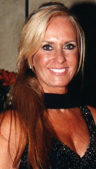 Heloísa in her glittered black dress