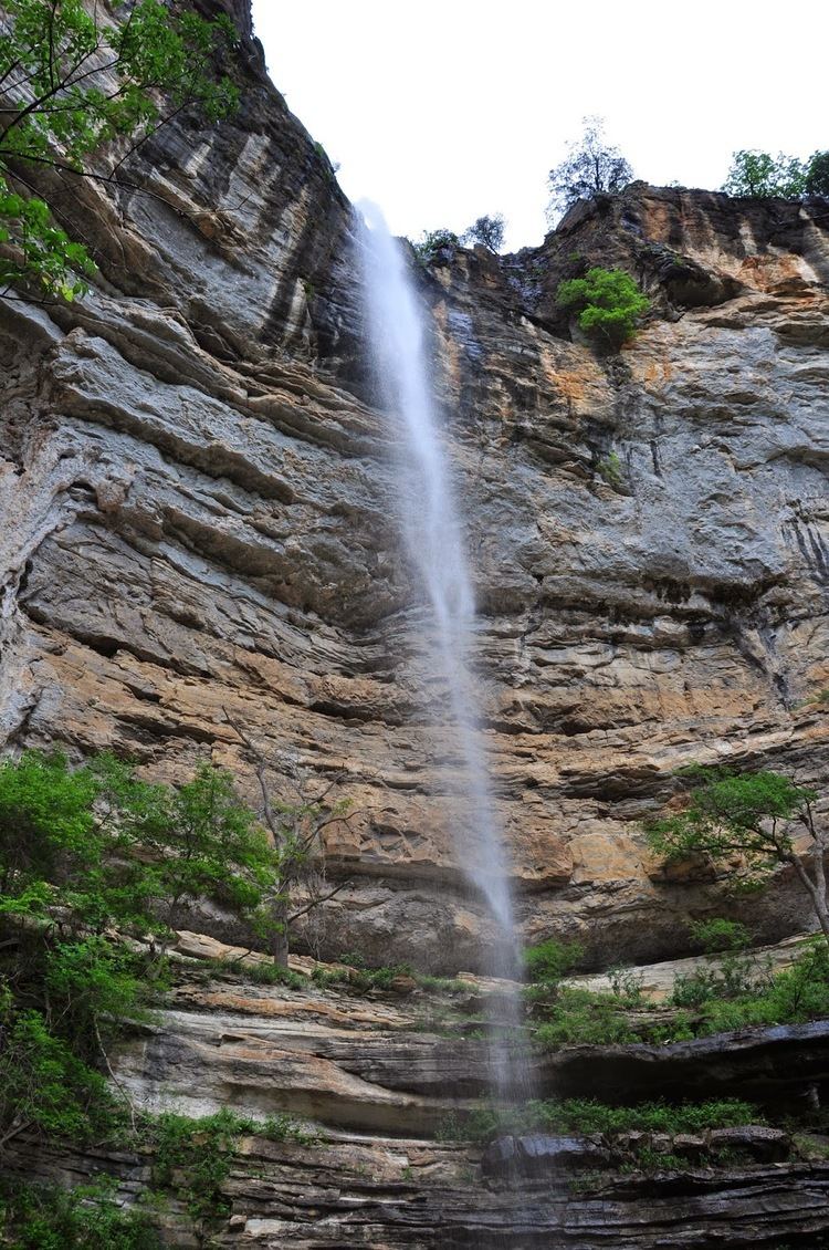 Hemmed-In-Hollow Falls Rick39s Hiking Blog HemmedIn Hollow Falls and Diamond Falls