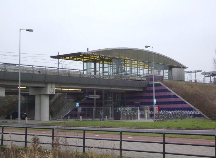 Henk Sneevlietweg metro station