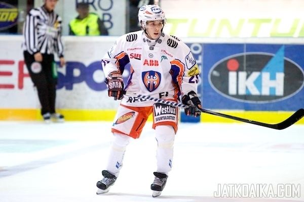Henrik Haapala Henrik Haapala peluri pamautti pelurin maalin SMLIIGA