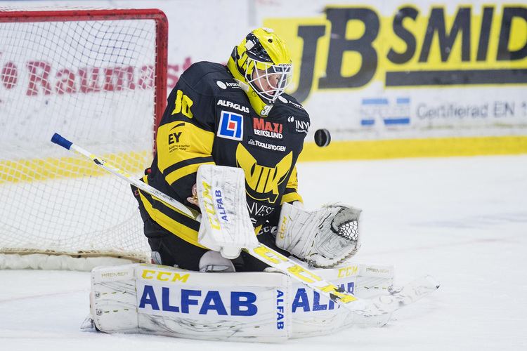 Henrik Lundberg (ice hockey goaltender) Henrik Lundberg verens med SHLklubb HOCKEYSILLY