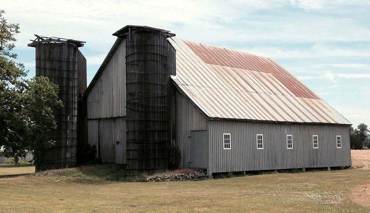 Henry and Mary Cyrus Barn
