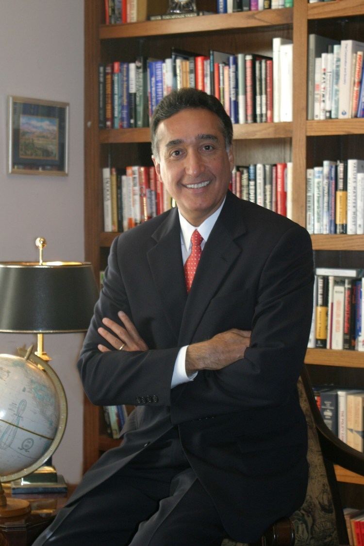 Henry Cisneros Henry Cisneros Wikipedia the free encyclopedia