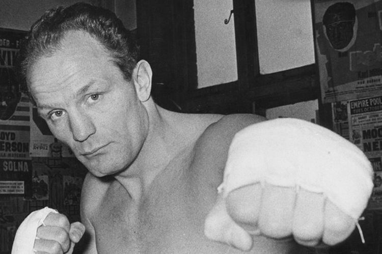 Henry Cooper Classify English Heavyweight Boxer